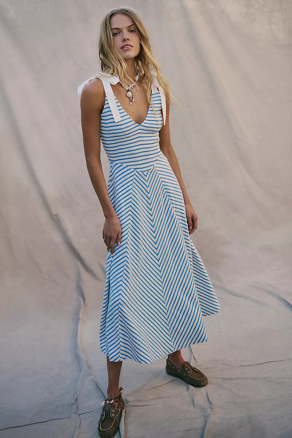 Women’s Maxi Dress – Chevron Pattern – Deep V-Neck – Adjustable Ties – Pockets – Flowy Fit