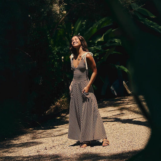 Women’s Maxi Dress – Chevron Pattern – Deep V-Neck – Adjustable Ties – Pockets – Flowy Fit